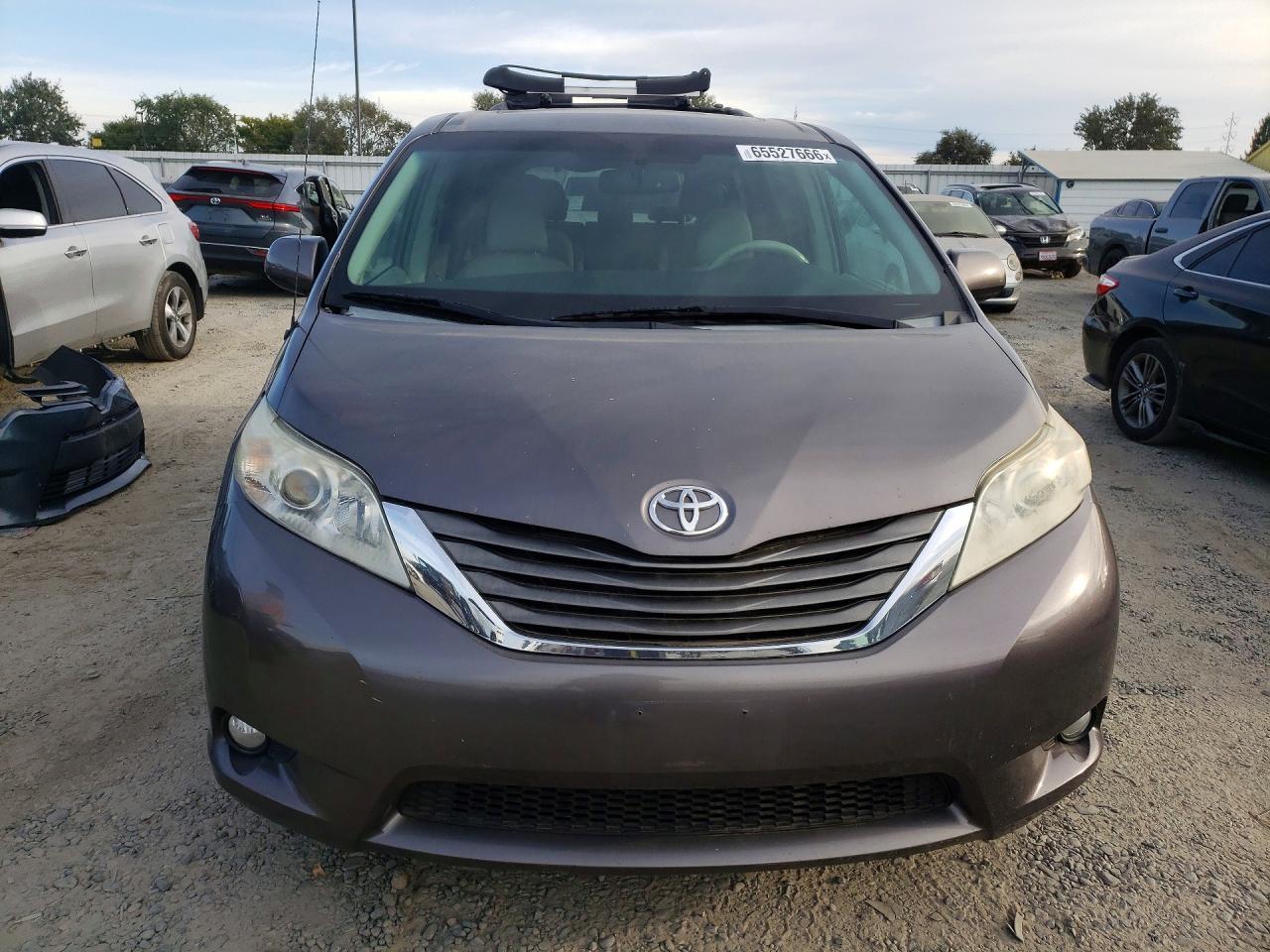 2012 Toyota Sienna Xle 7-Passenger - Фото 5