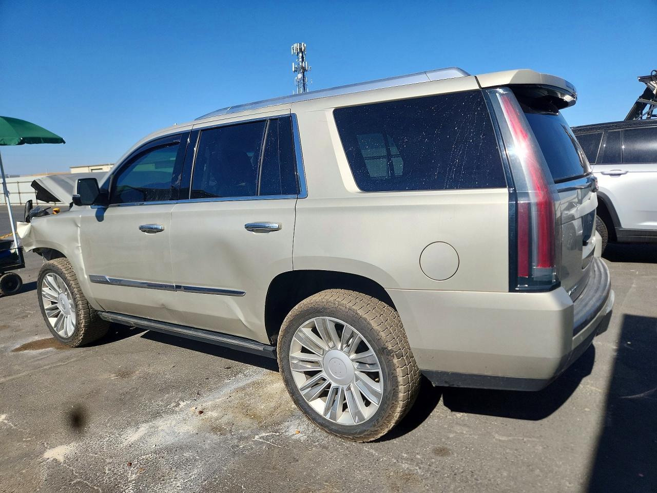 2016 Cadillac Escalade Platinum - Фото 2