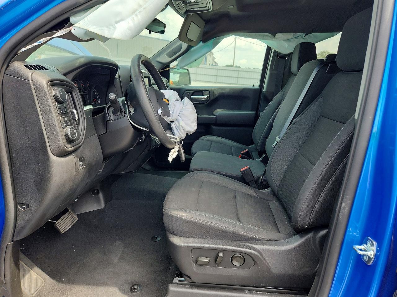 2026 Chevrolet Silverado K1500 Custom - Image 7