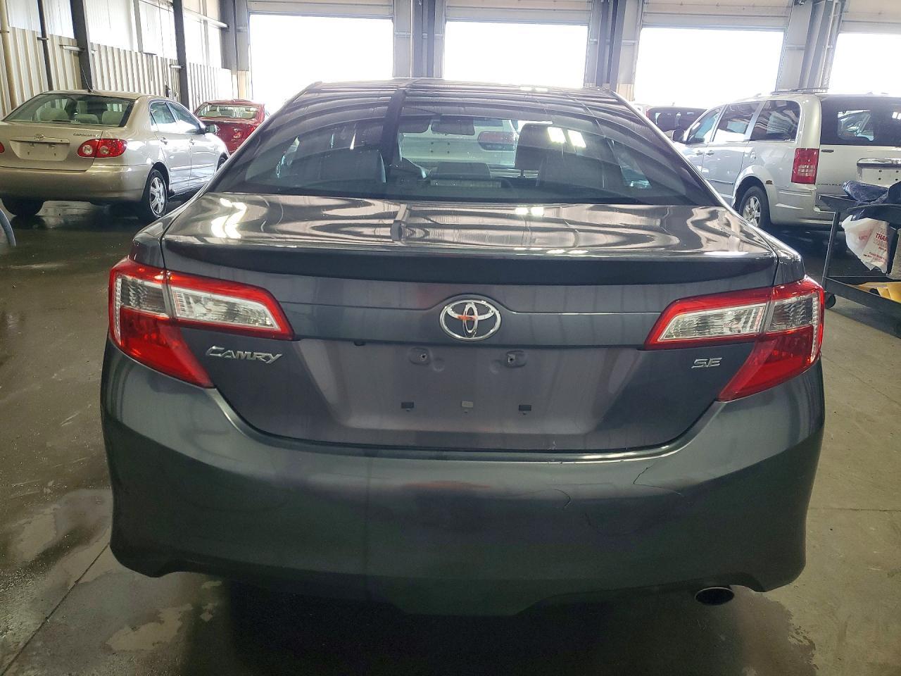 2014 Toyota Camry Se - Фото 6