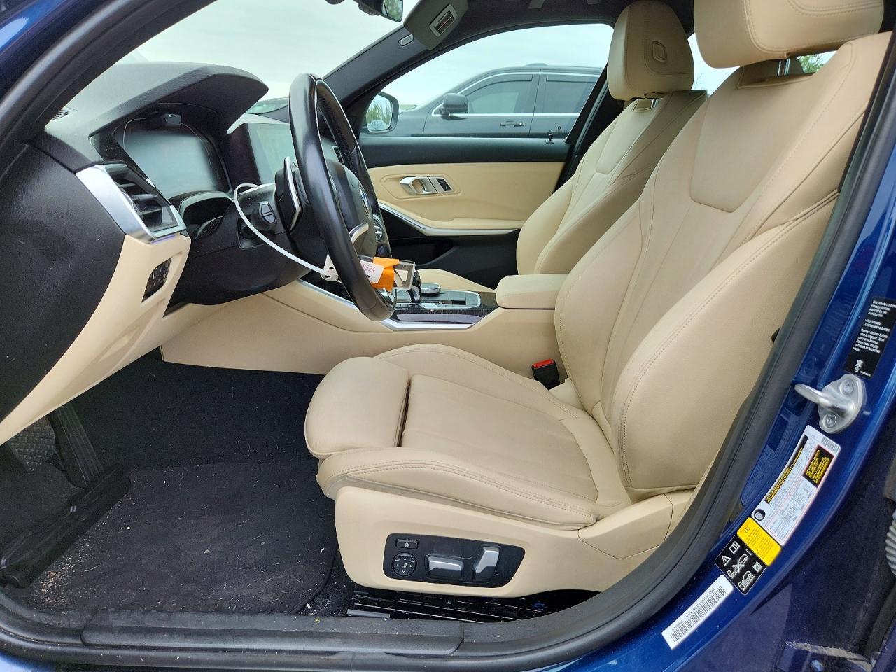 2021 BMW 330Xi - Фото 7