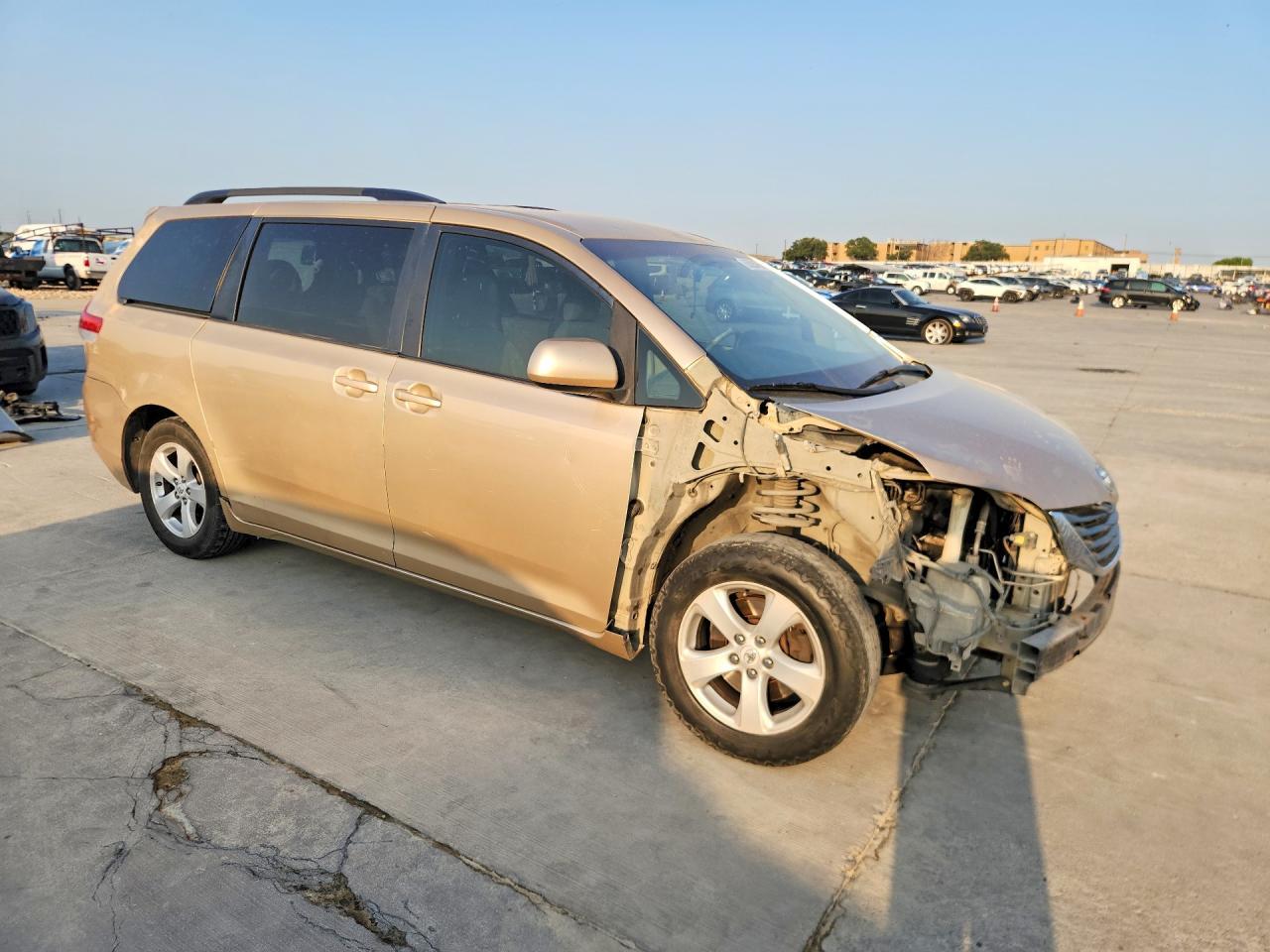 2011 Toyota Sienna Le - Фото 4