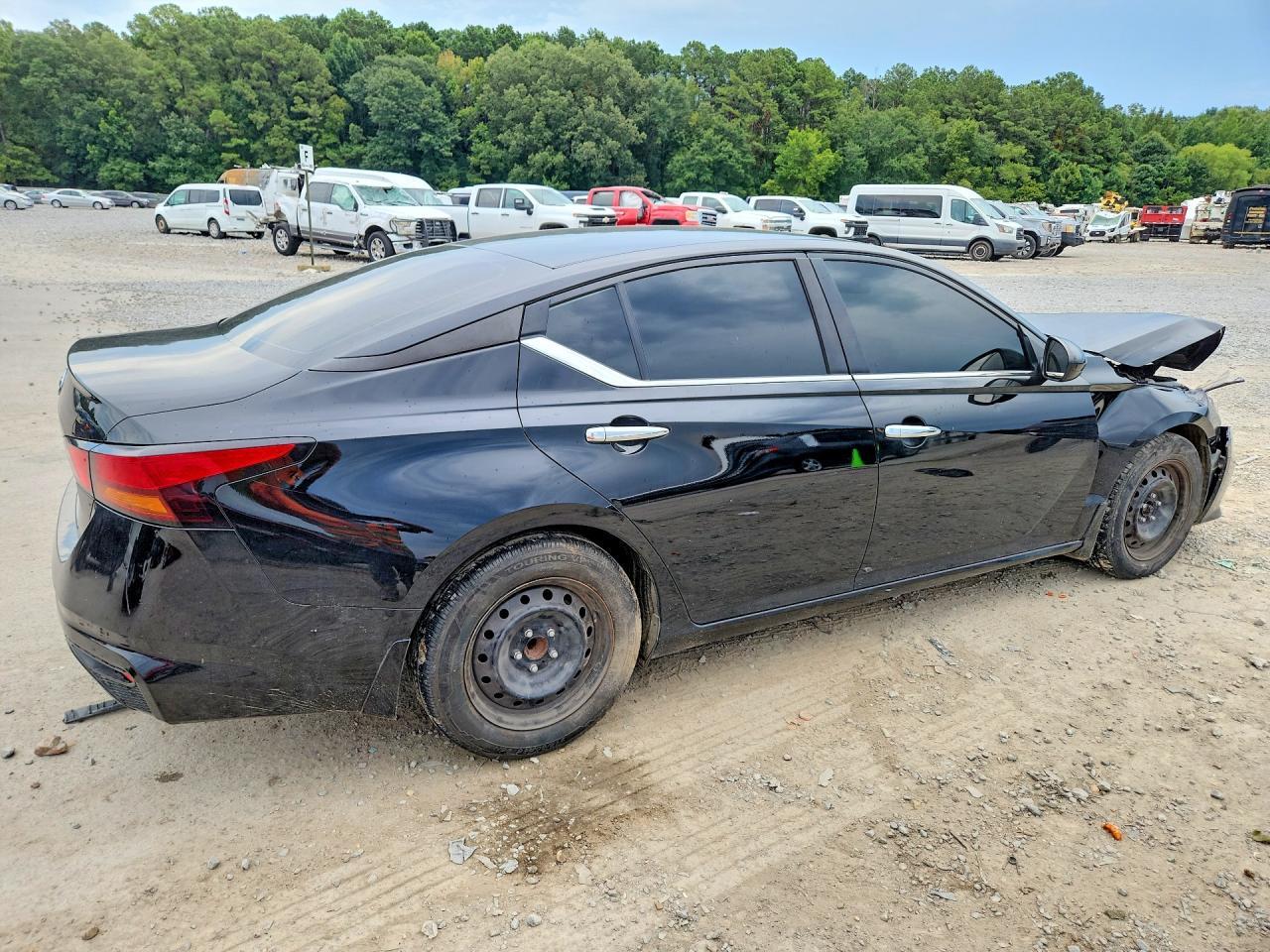 2022 Nissan Altima S - Фото 3
