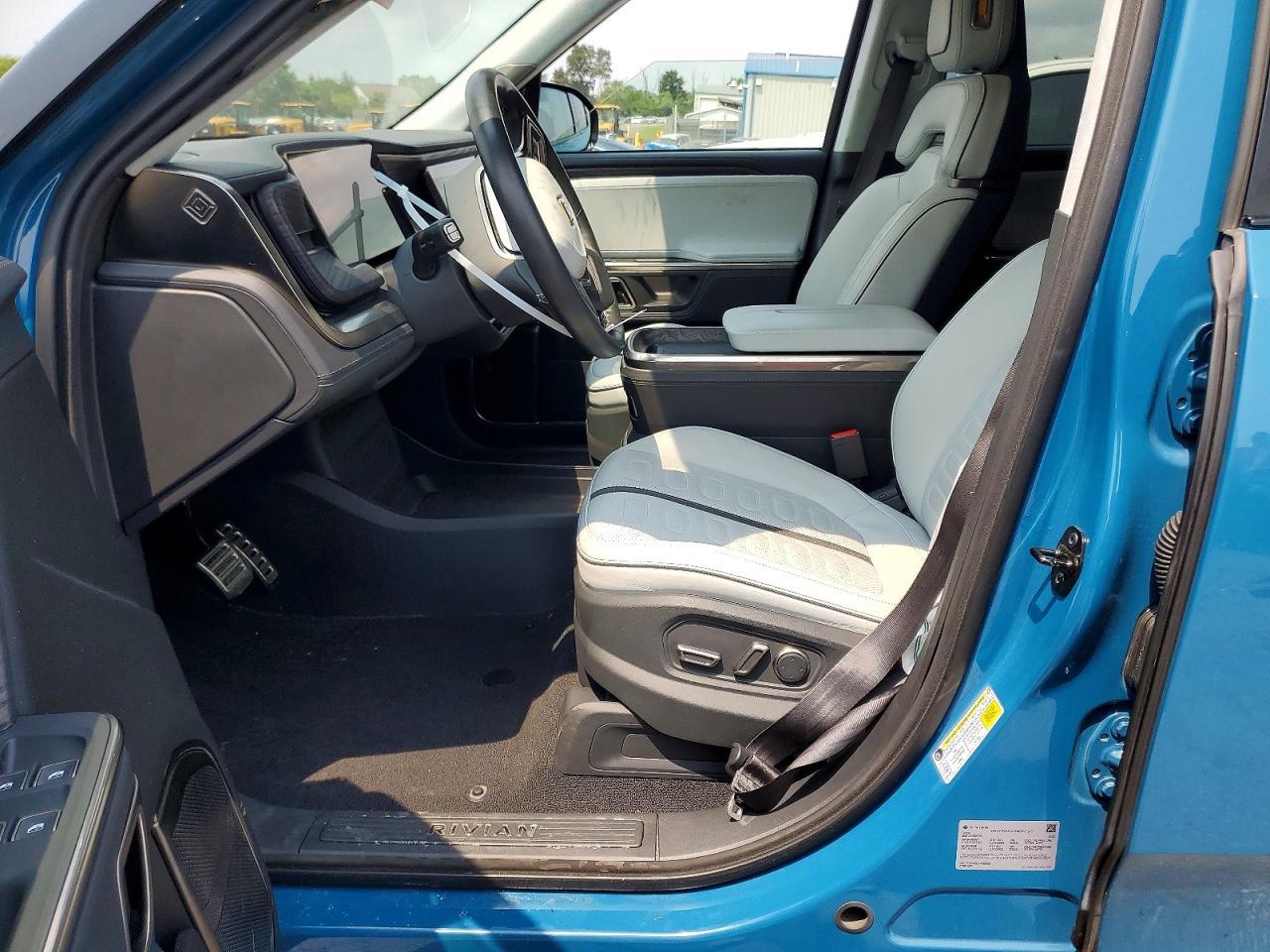 2023 Rivian R1S Launch Edition - Фото 7