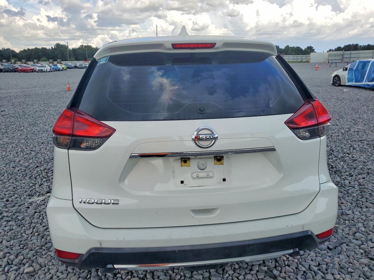 2017 Nissan Rogue S - Фото 6