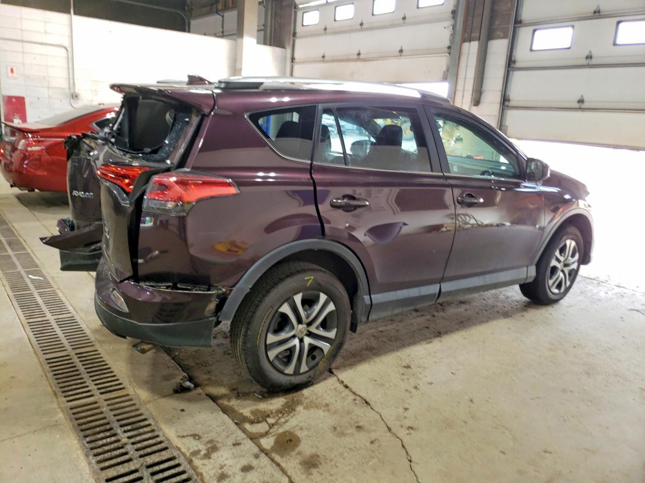 2017 Toyota Rav4 Le - Фото 3