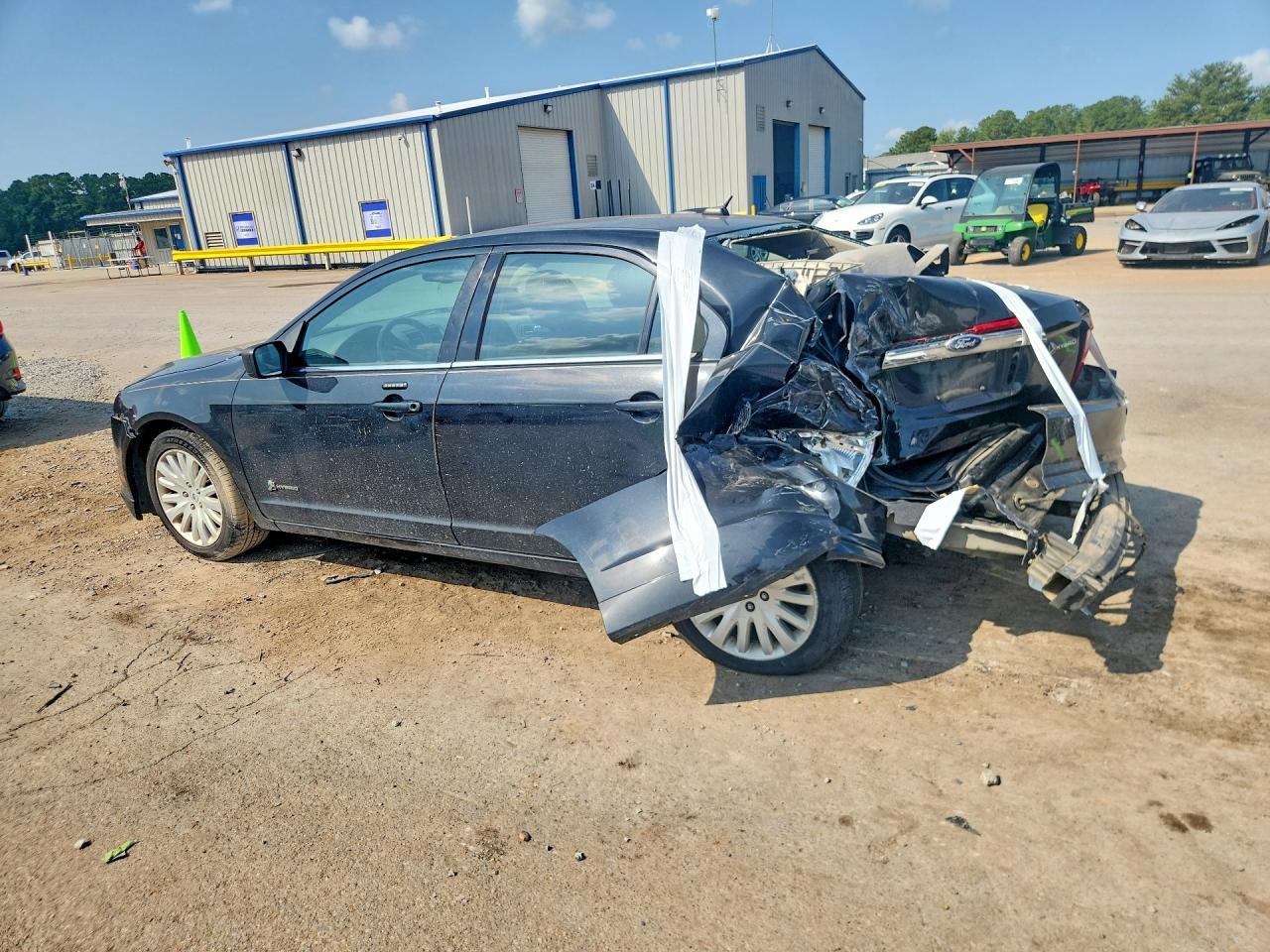 2010 Ford Fusion Hyb - Image 2