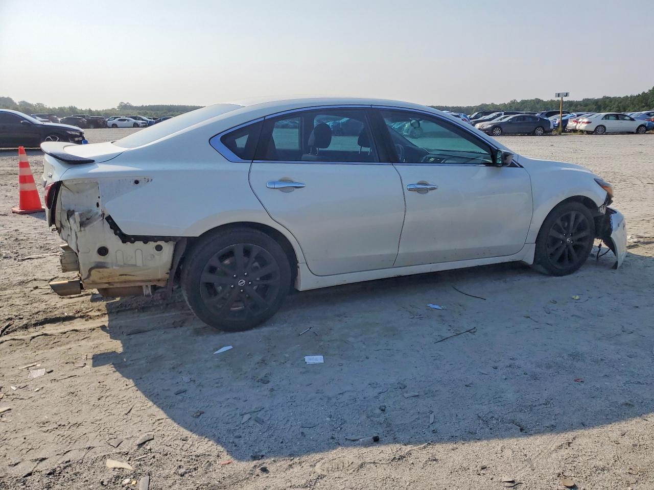 2017 Nissan Altima 2.5 Sr - Image 3