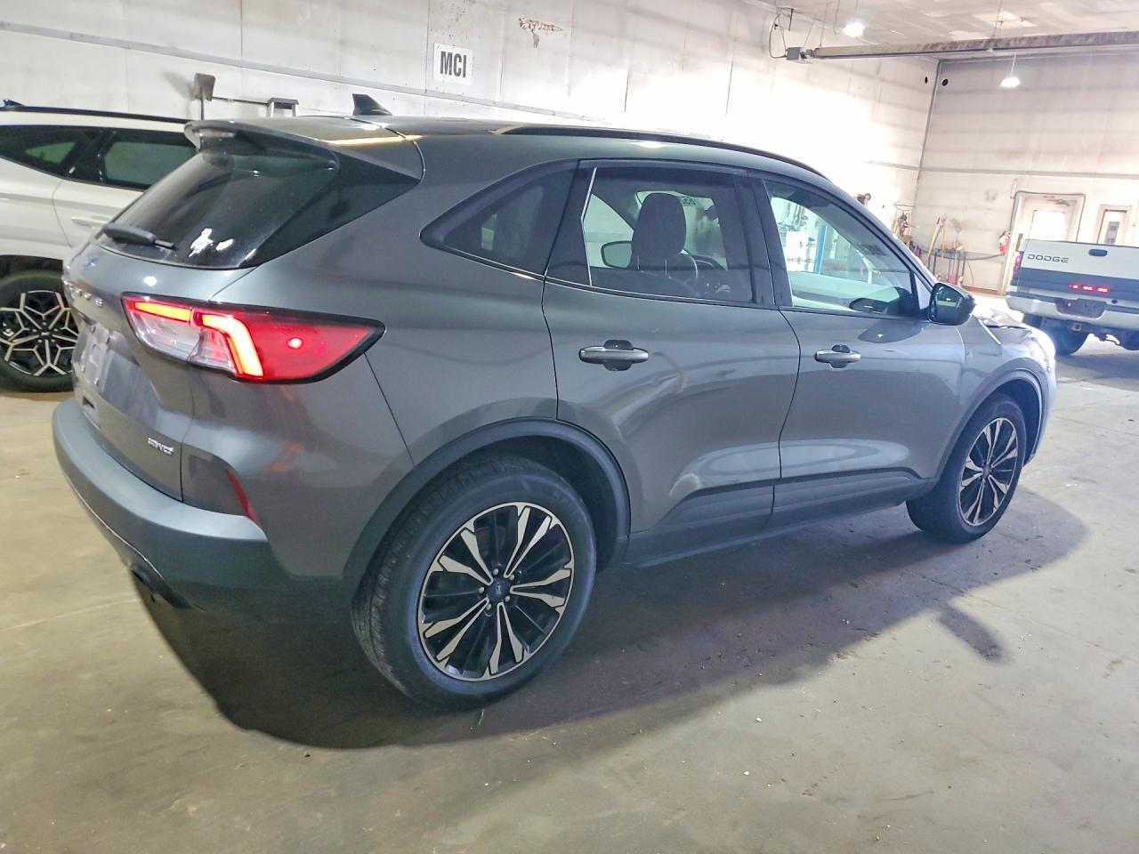 2022 Ford Escape Se - Фото 3