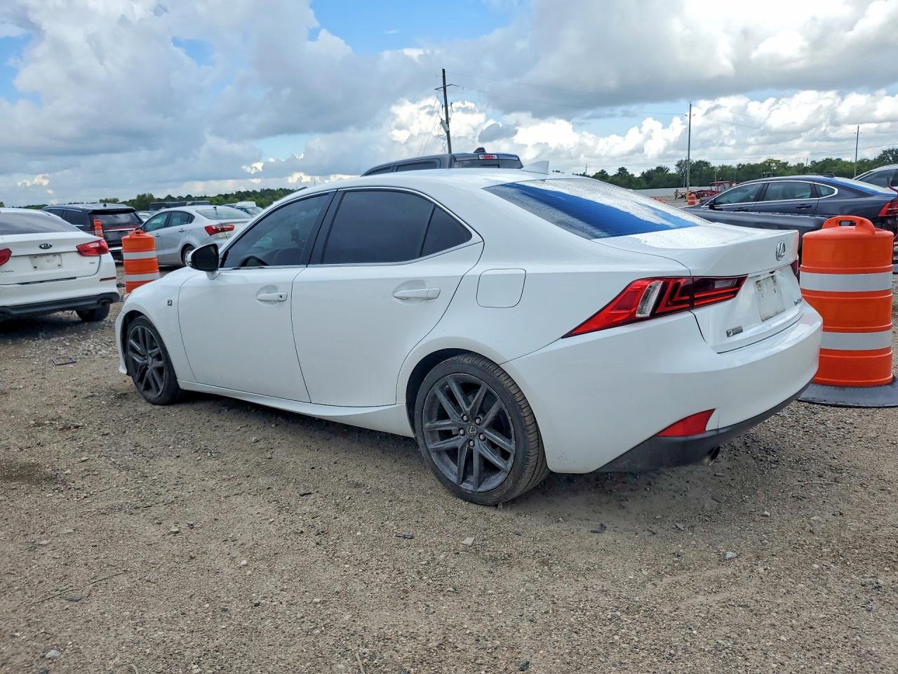 2015 Lexus Is 250 - Image 2