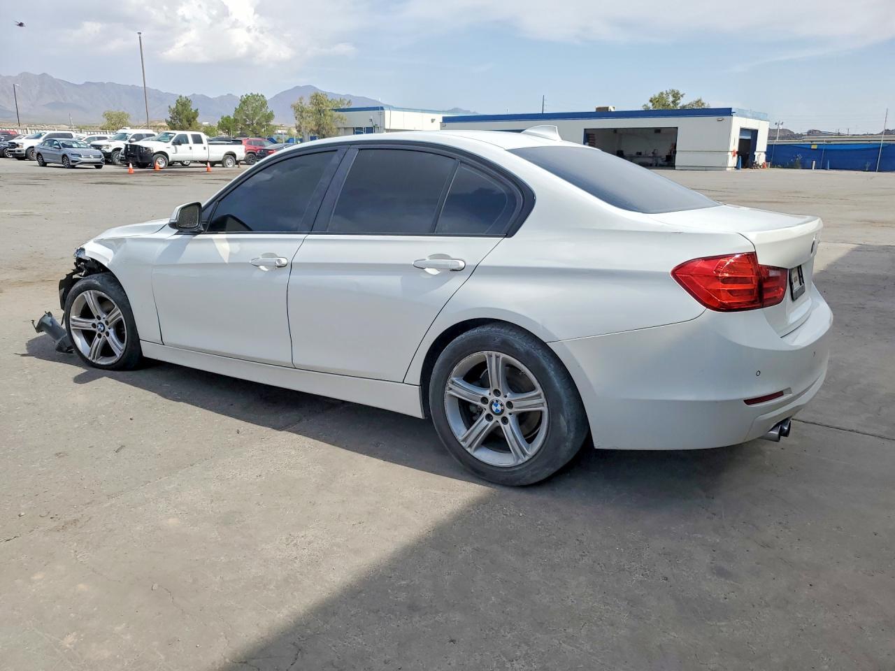 2013 BMW 328 I Sulev - Image 2