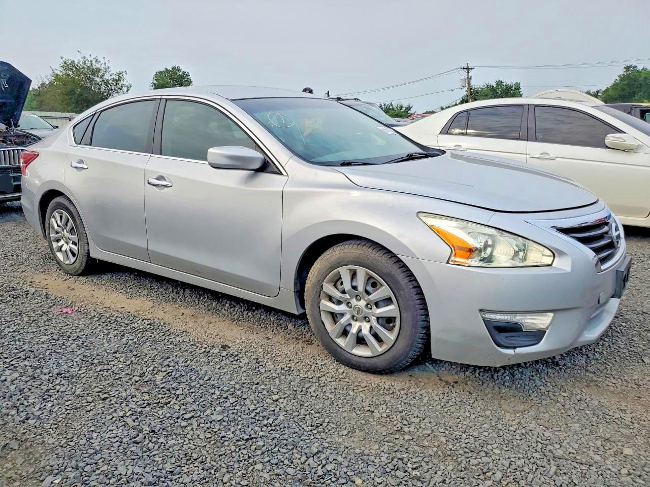 2013 Nissan Altima 2.5 - Image 4
