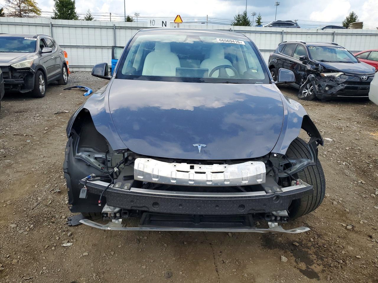 2023 Tesla Model Y - Image 5