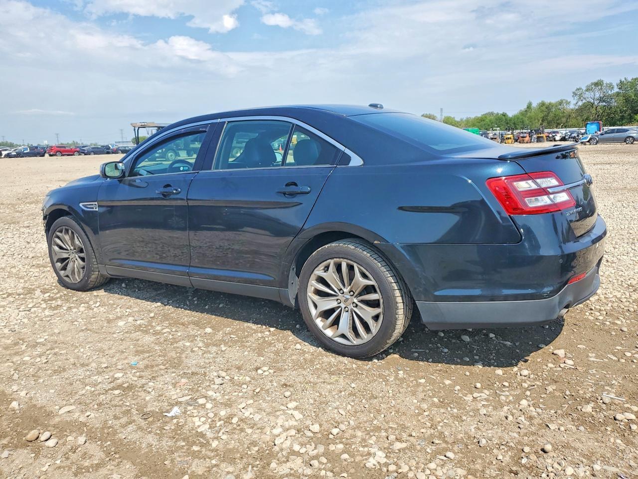 2014 Ford Taurus Limited - Фото 2