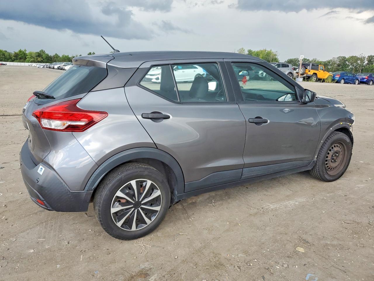 2020 Nissan Kicks S - Фото 3