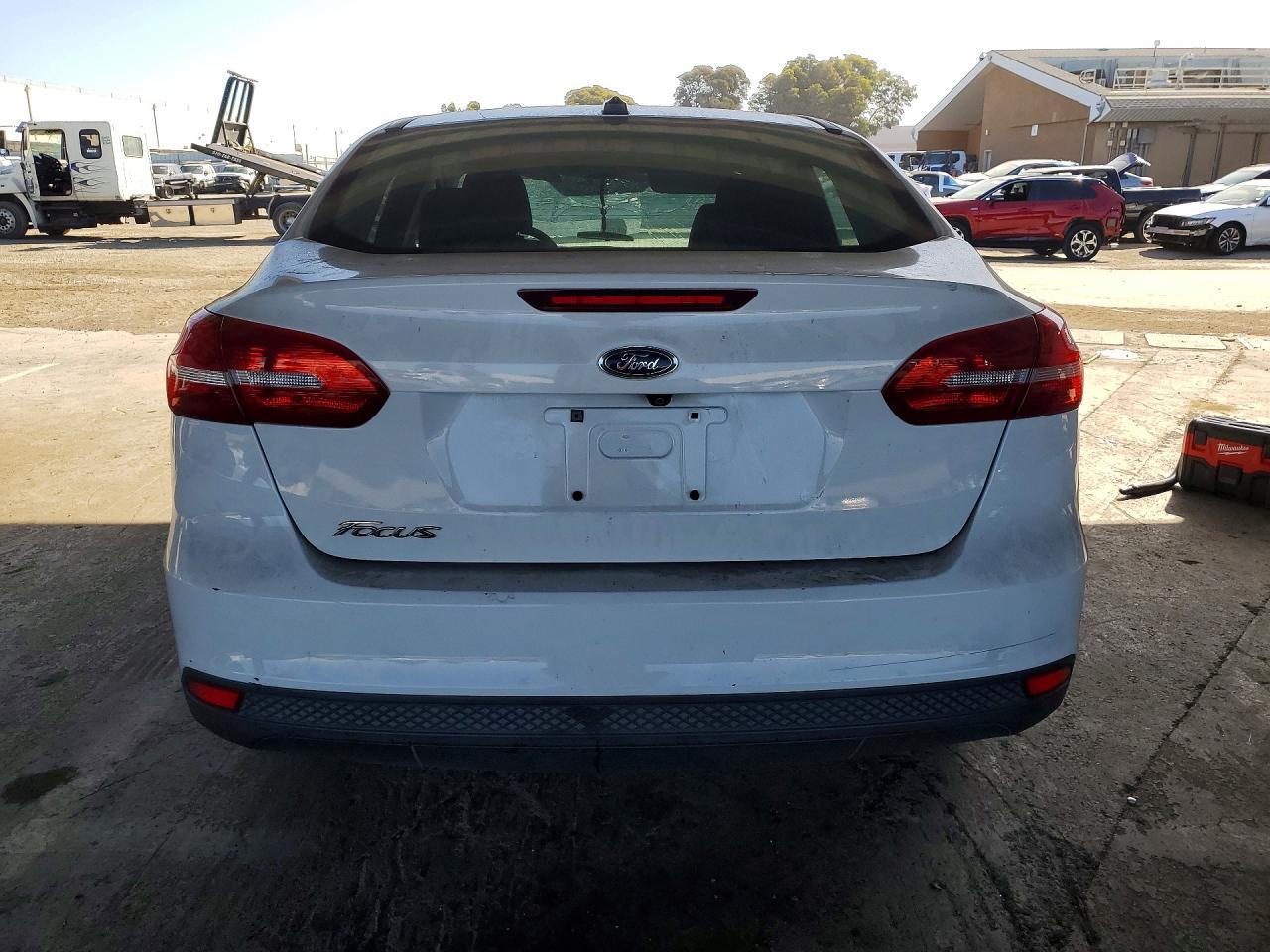 2015 Ford Focus S - Фото 6
