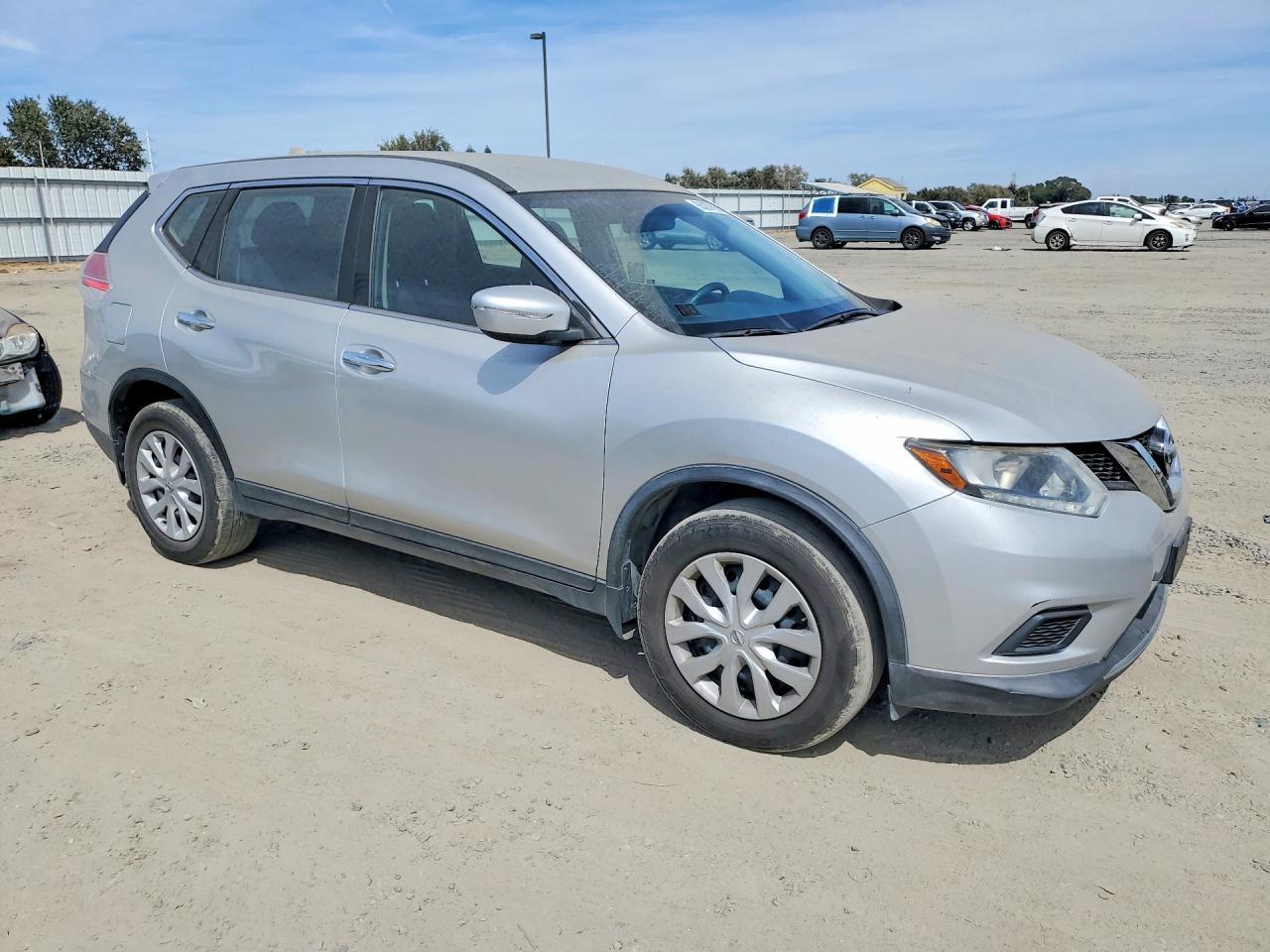 2015 Nissan Rogue S - Image 4