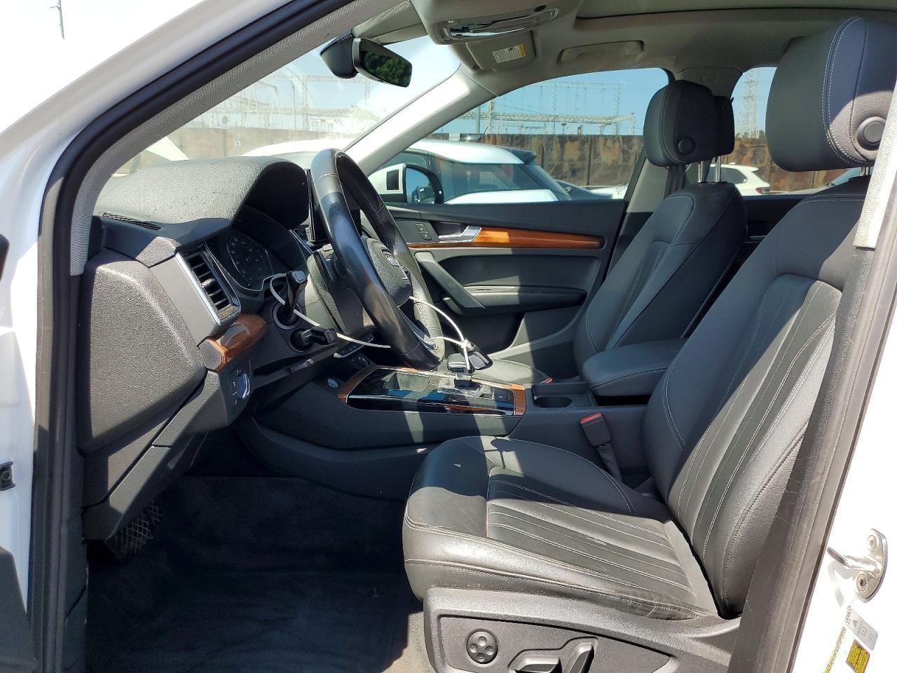 2023 Audi Q5 Premium 40 - Image 7
