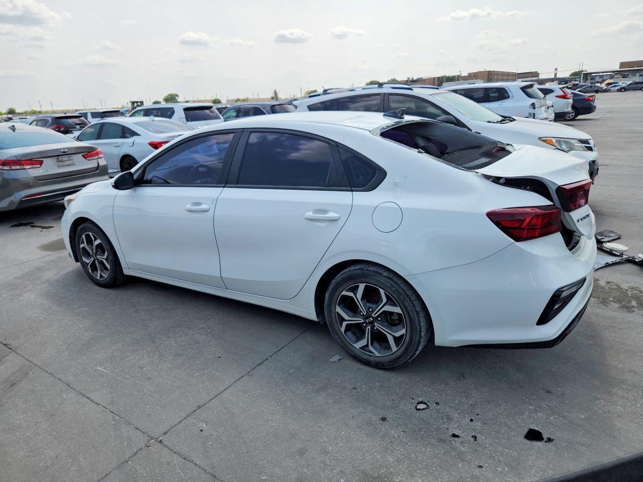 2020 Kia Forte Lxs - Image 2
