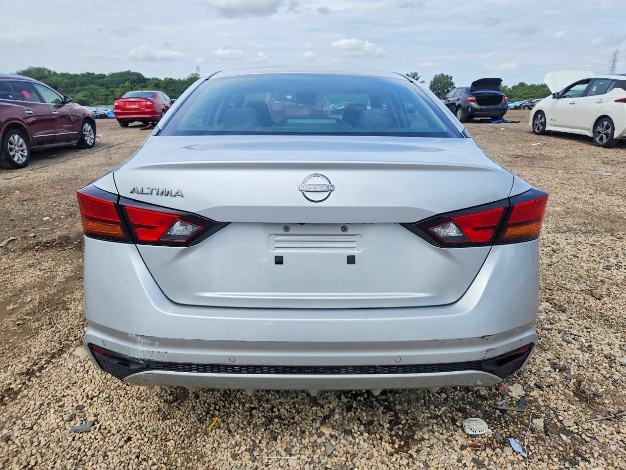 2023 Nissan Altima S - Фото 6