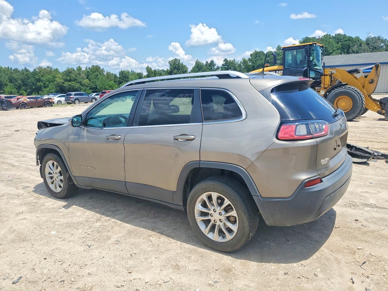 2019 Jeep Cherokee Latitude - Фото 2