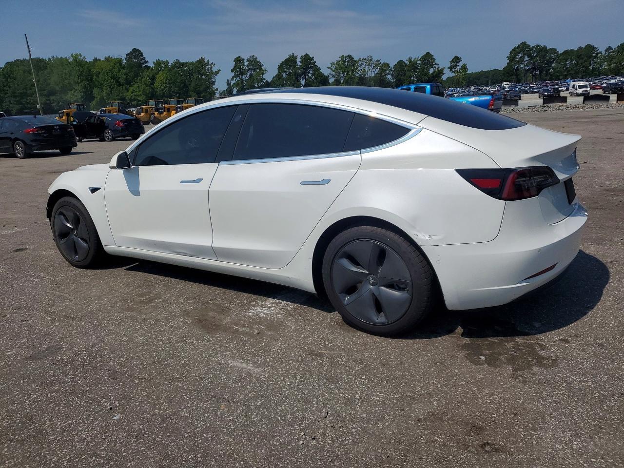 2020 Tesla Model 3 - Фото 2