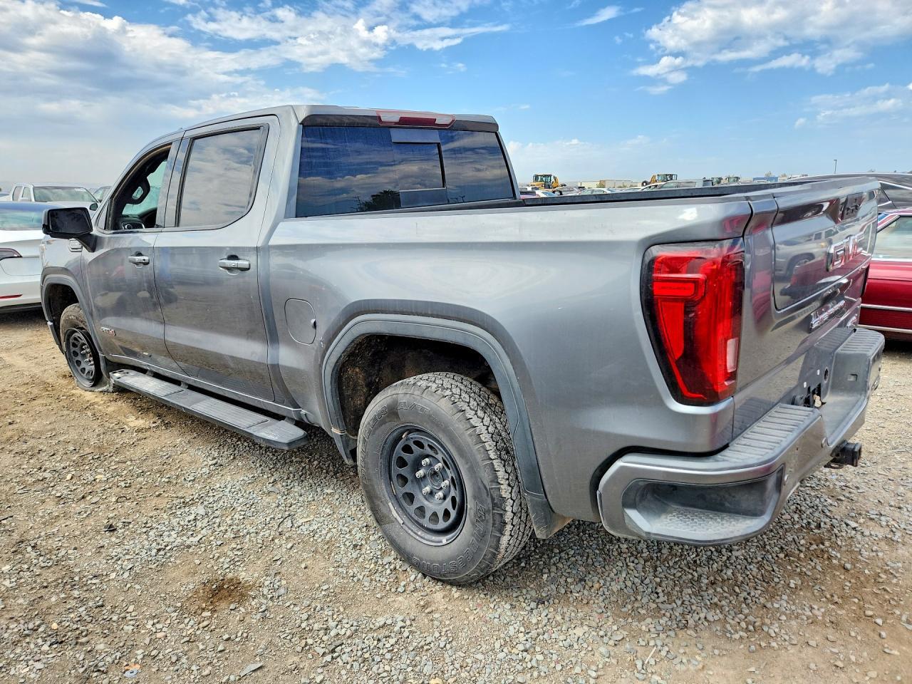 2020 GMC Sierra K1500 At4 - Фото 2