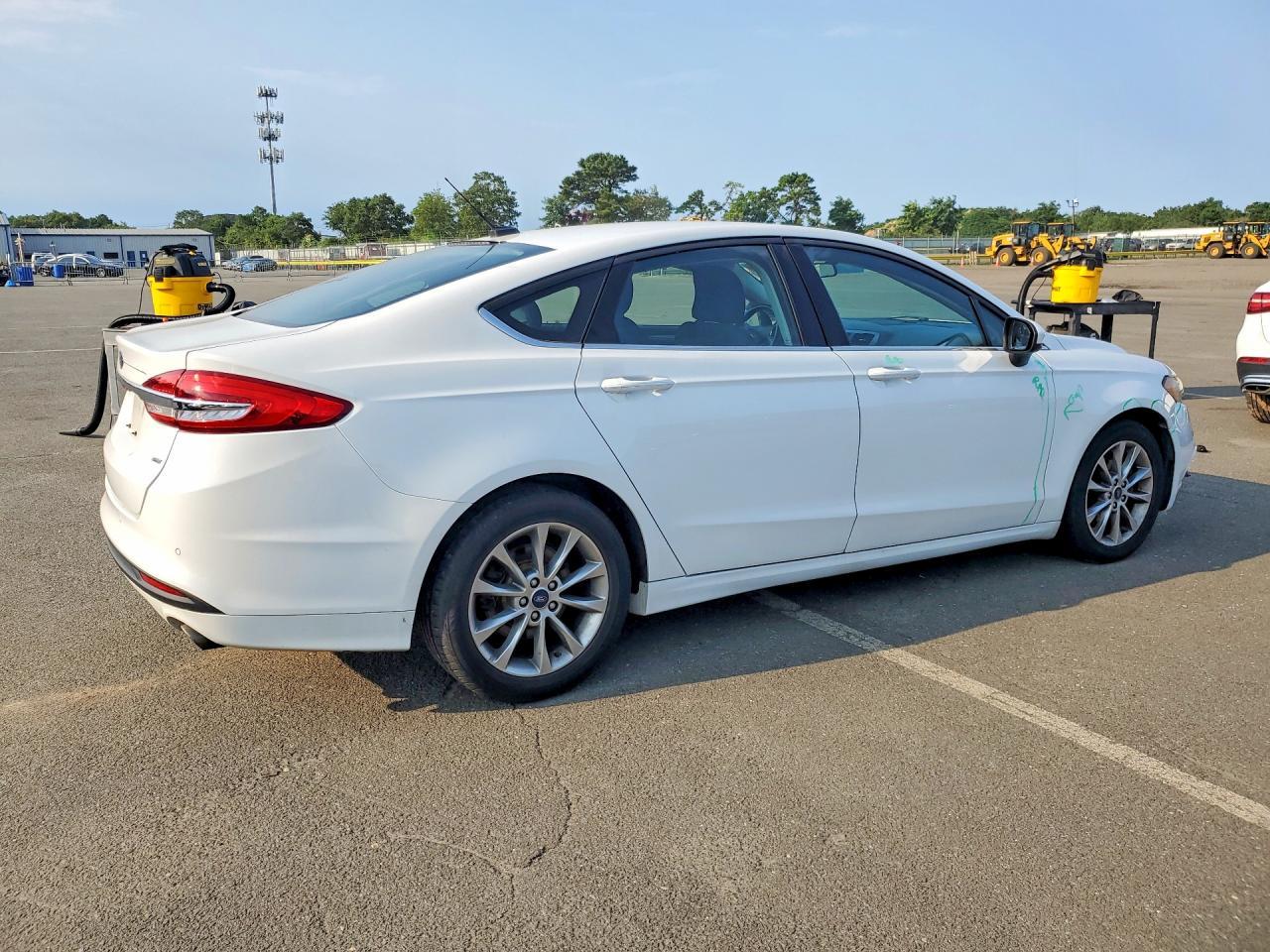 2017 Ford Fusion Se - Фото 3