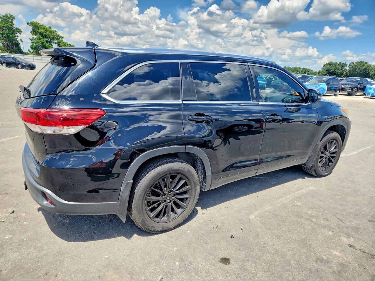 2018 Toyota Highlander Xle - Фото 3