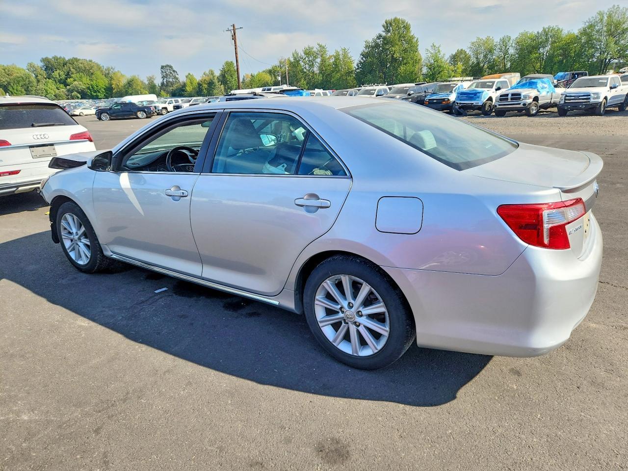 2013 Toyota Camry Xle - Image 2