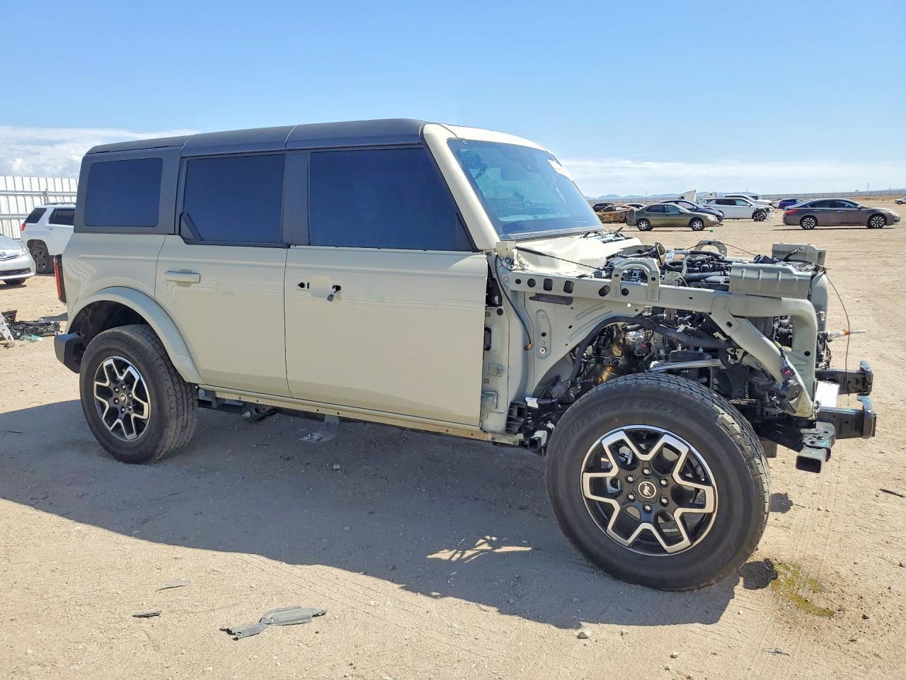 2025 Ford Bronco Outer Banks - Фото 4