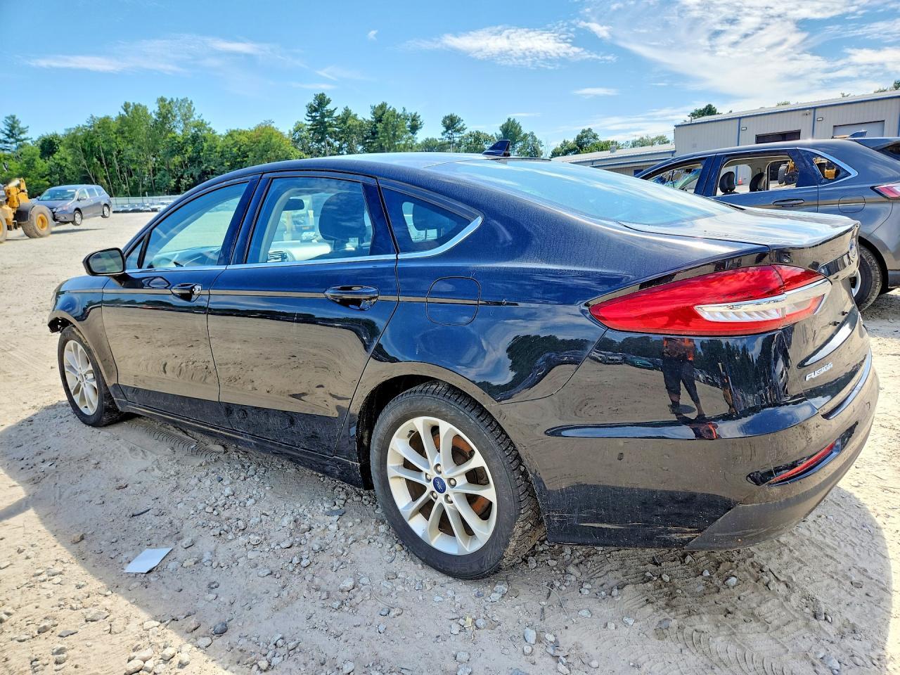 2019 Ford Fusion Se - Image 2