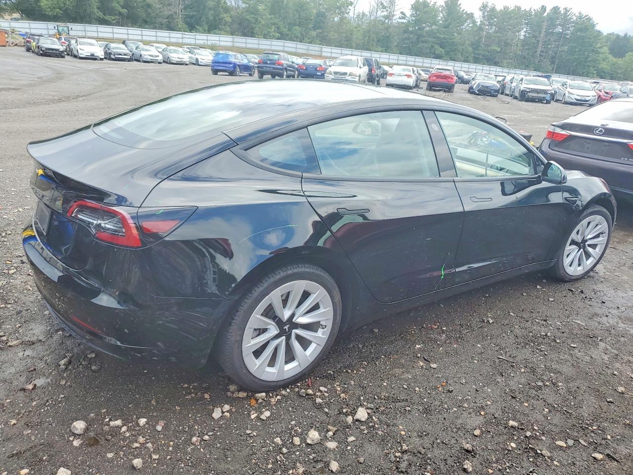2023 Tesla Model 3 - Фото 3