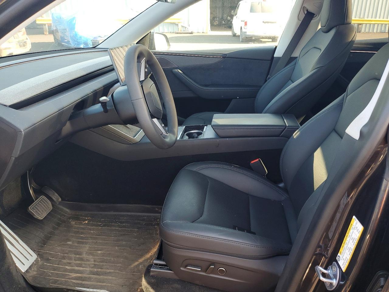 2026 Tesla Model Y - Image 7