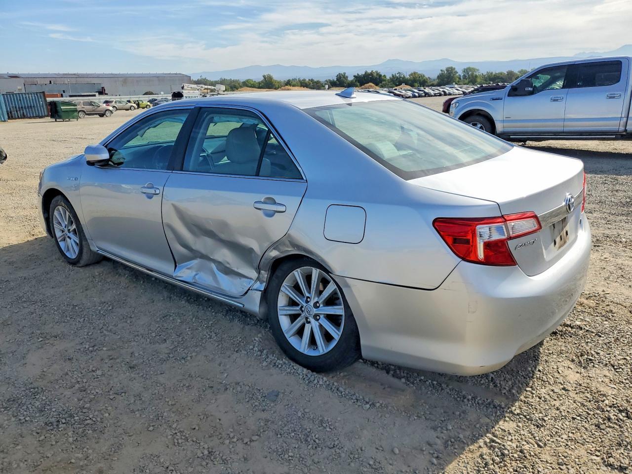 2012 Toyota Camry Hybrid Xle - Image 2