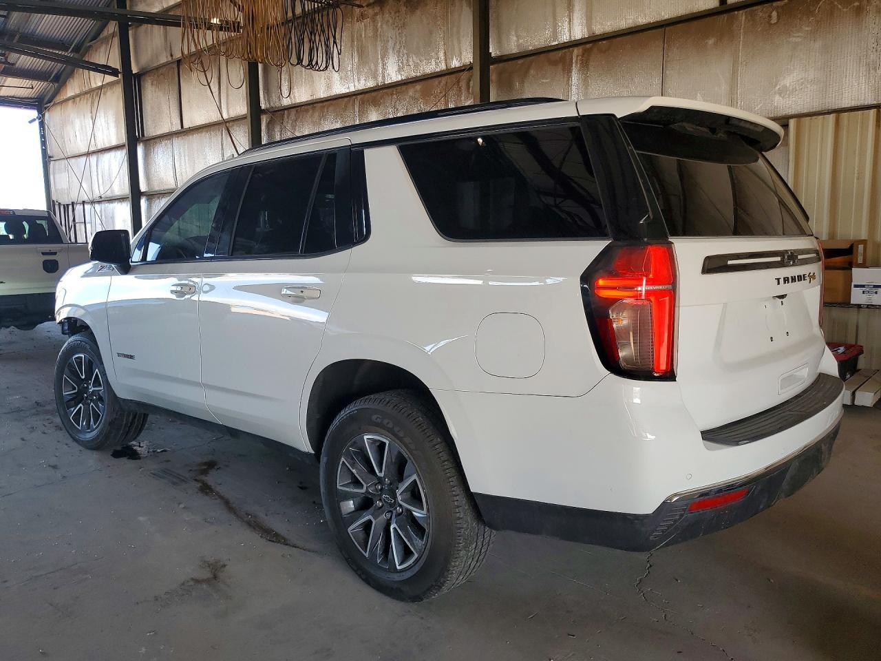 2021 Chevrolet Tahoe K1500 Z71 - Фото 2