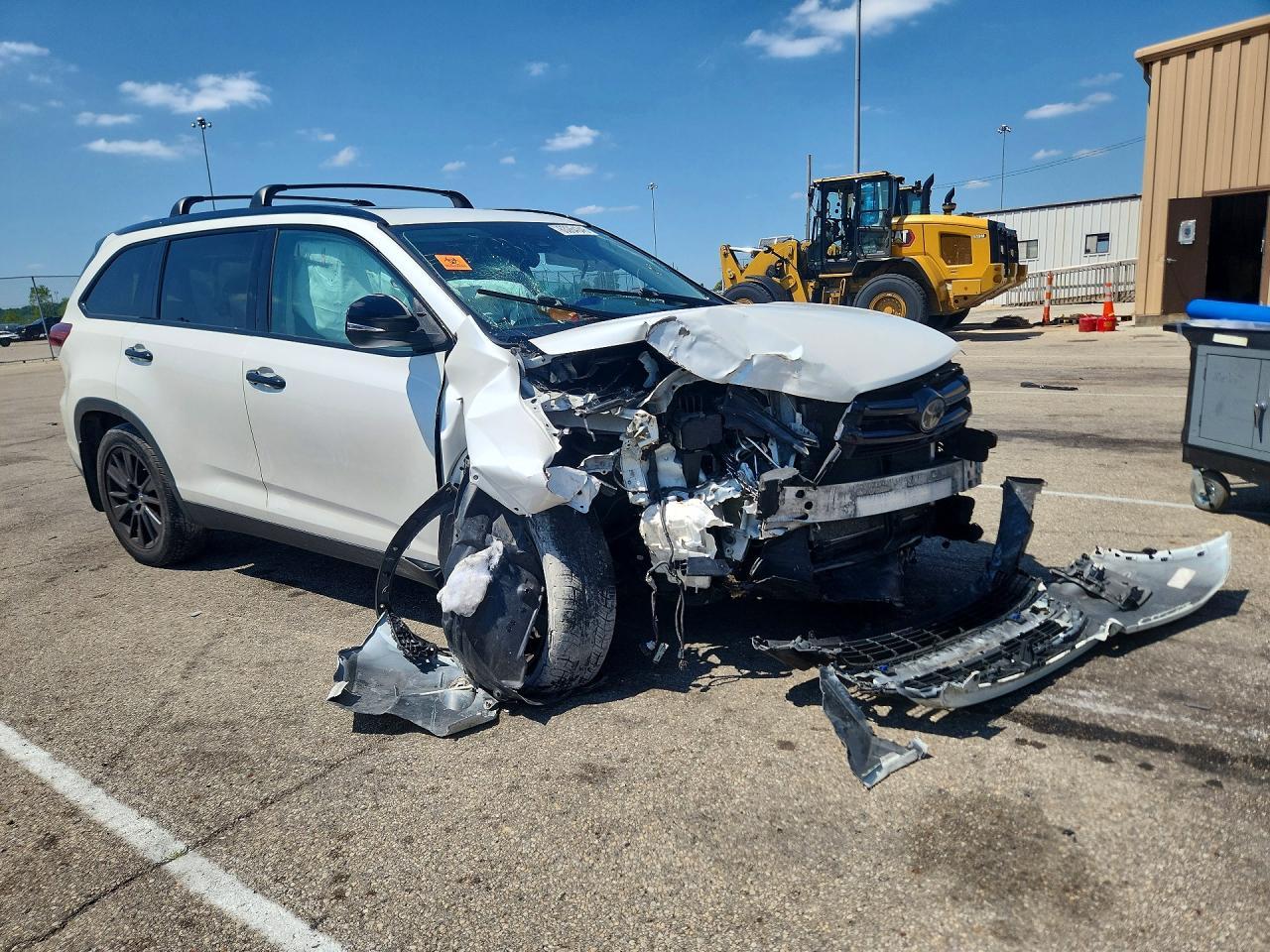 2019 Toyota Highlander Se - Фото 4