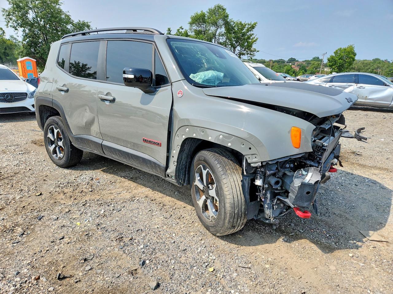 2022 Jeep Renegade Trailhawk - Image 4