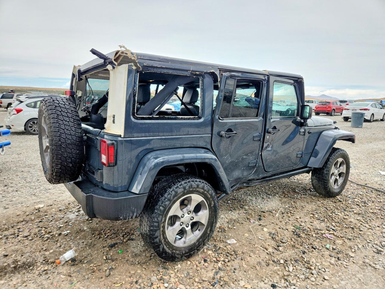 2016 Jeep Wrangler Unlimited Rubicon - Image 3