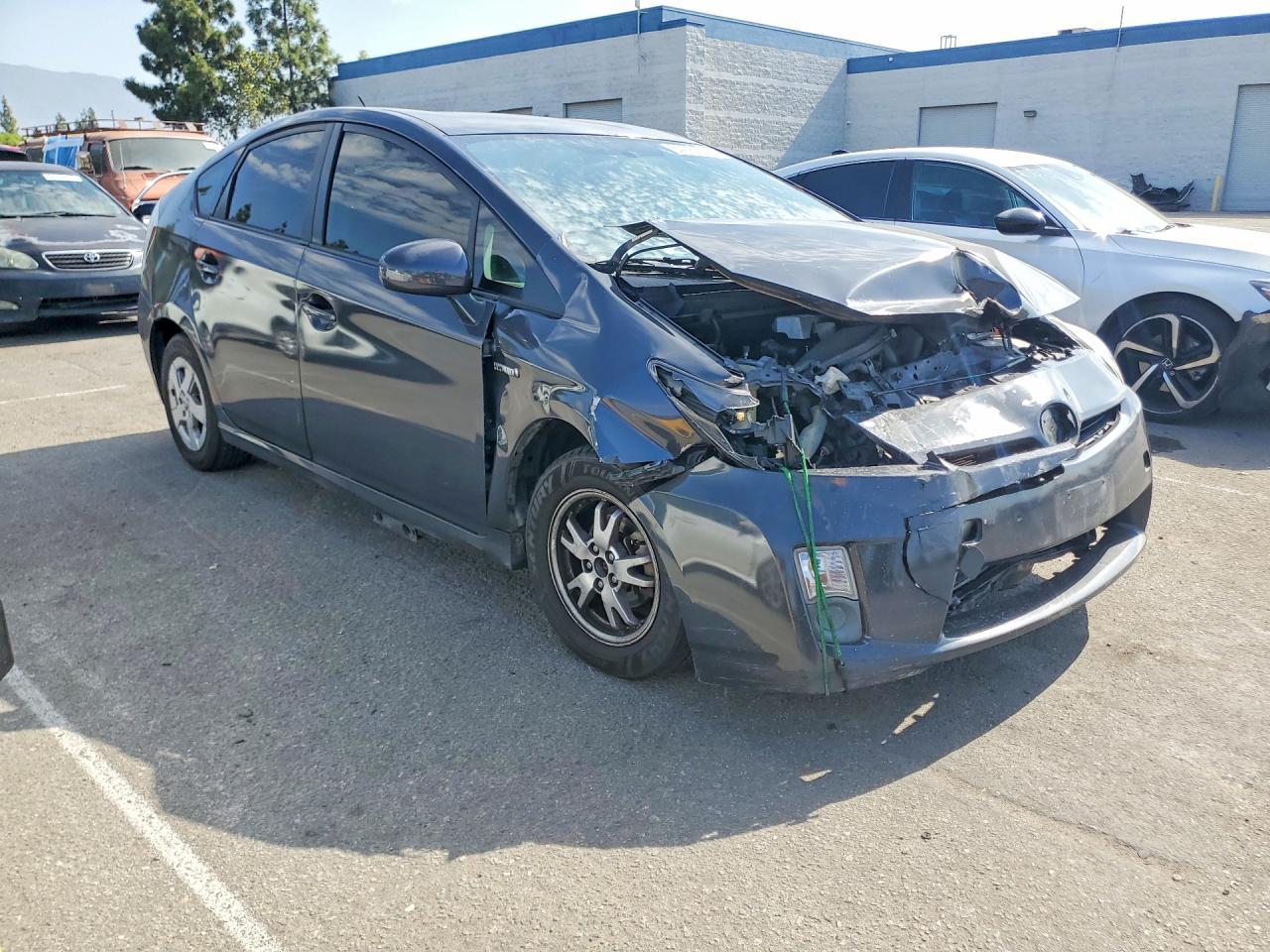2011 Toyota Prius One - Фото 4