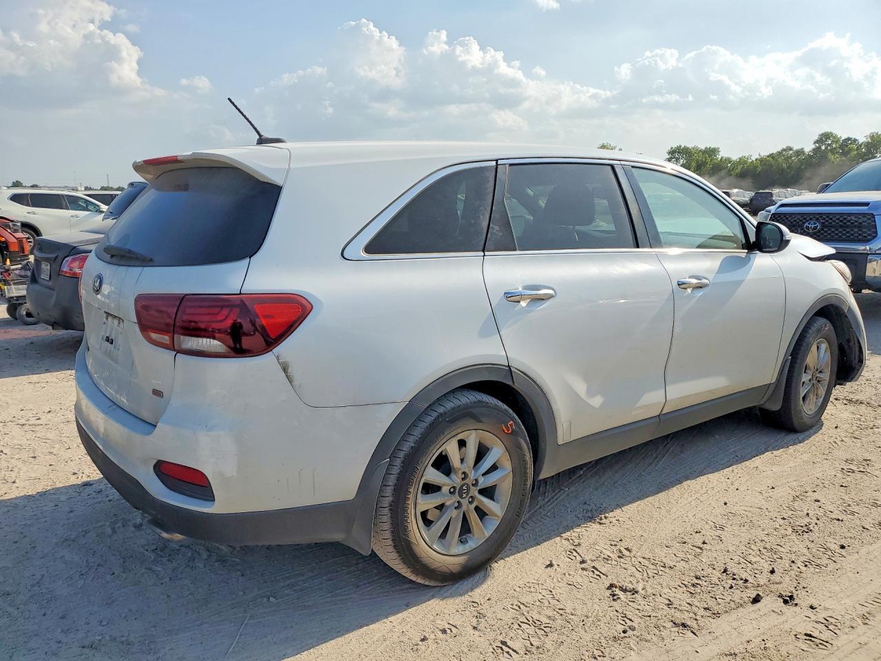 2017 Kia Sorento - Фото 3