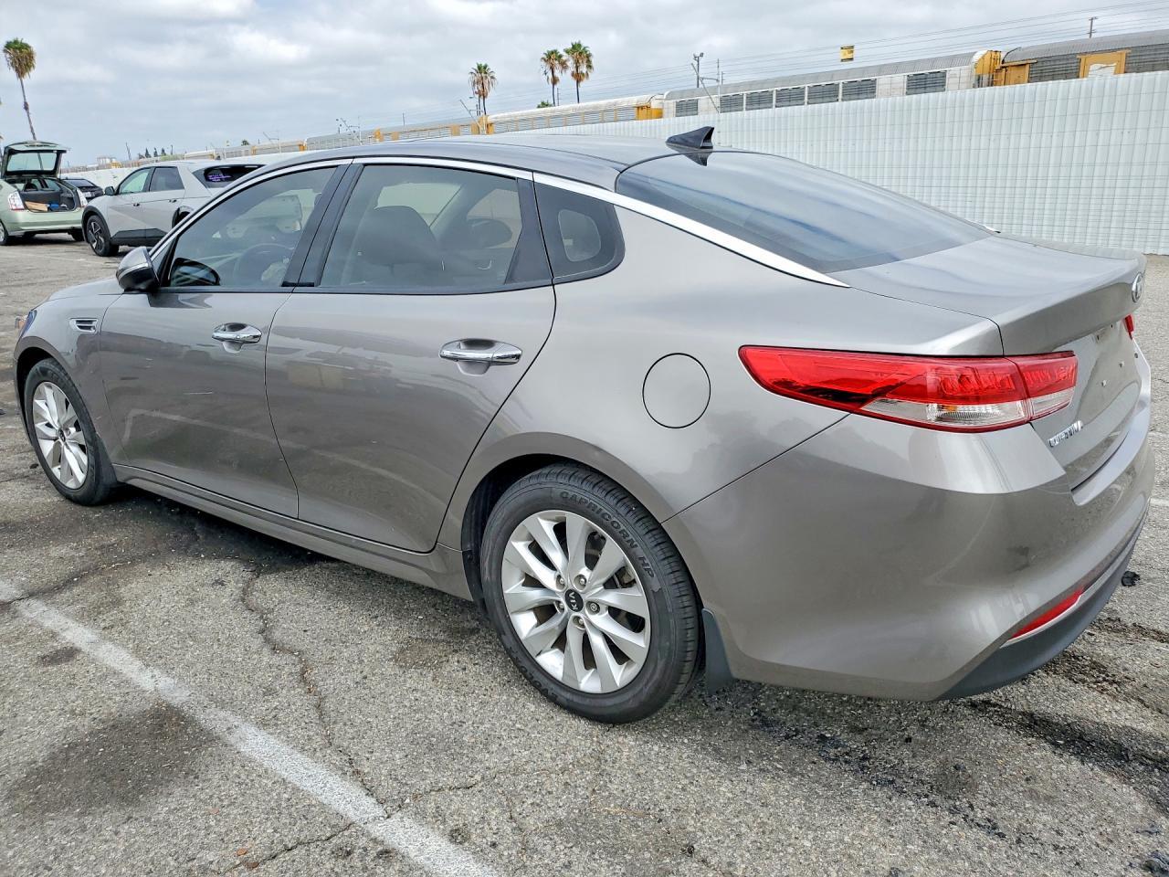 2018 Kia Optima Ex - Фото 2