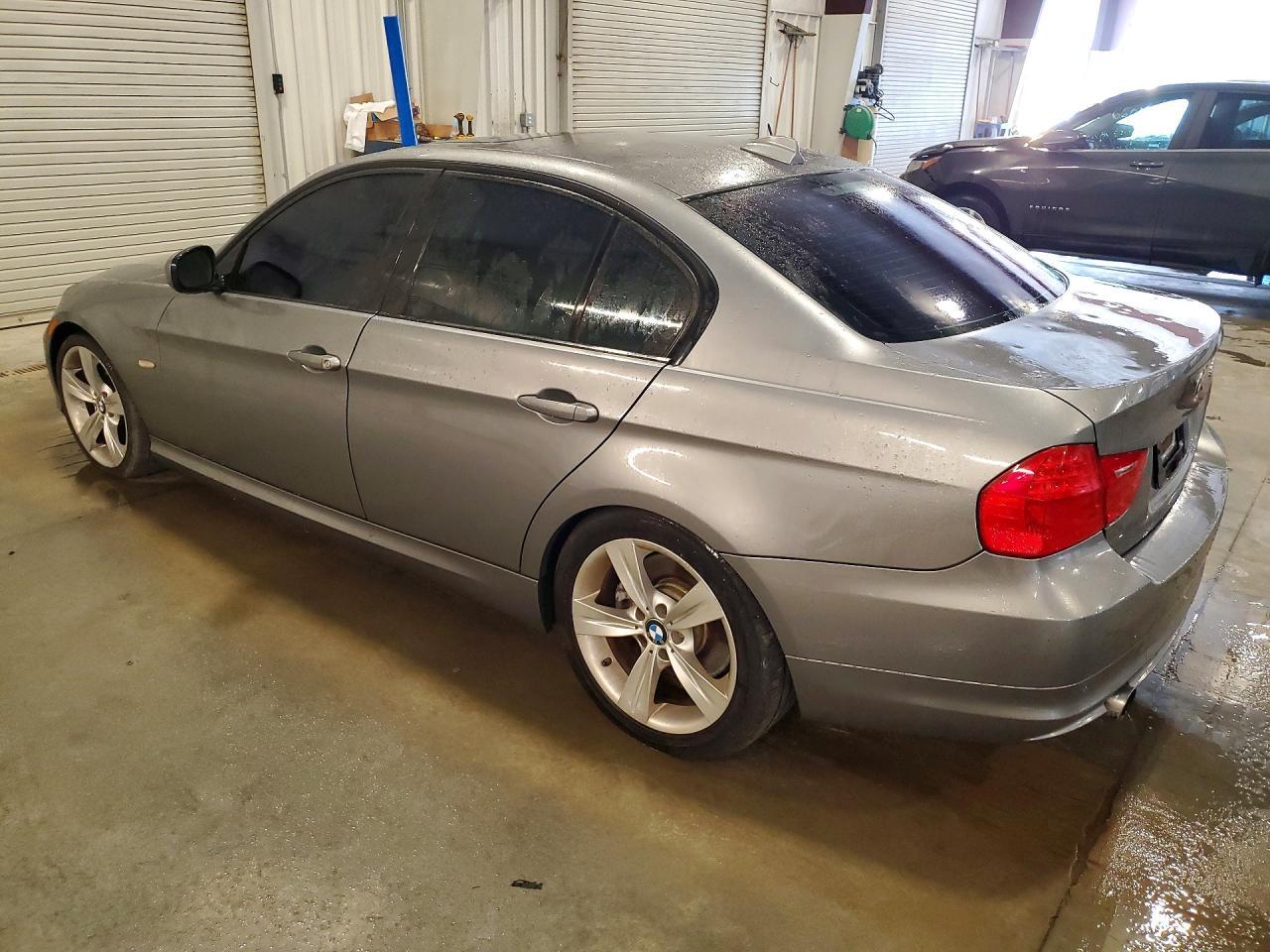 2011 BMW 335 I - Image 2