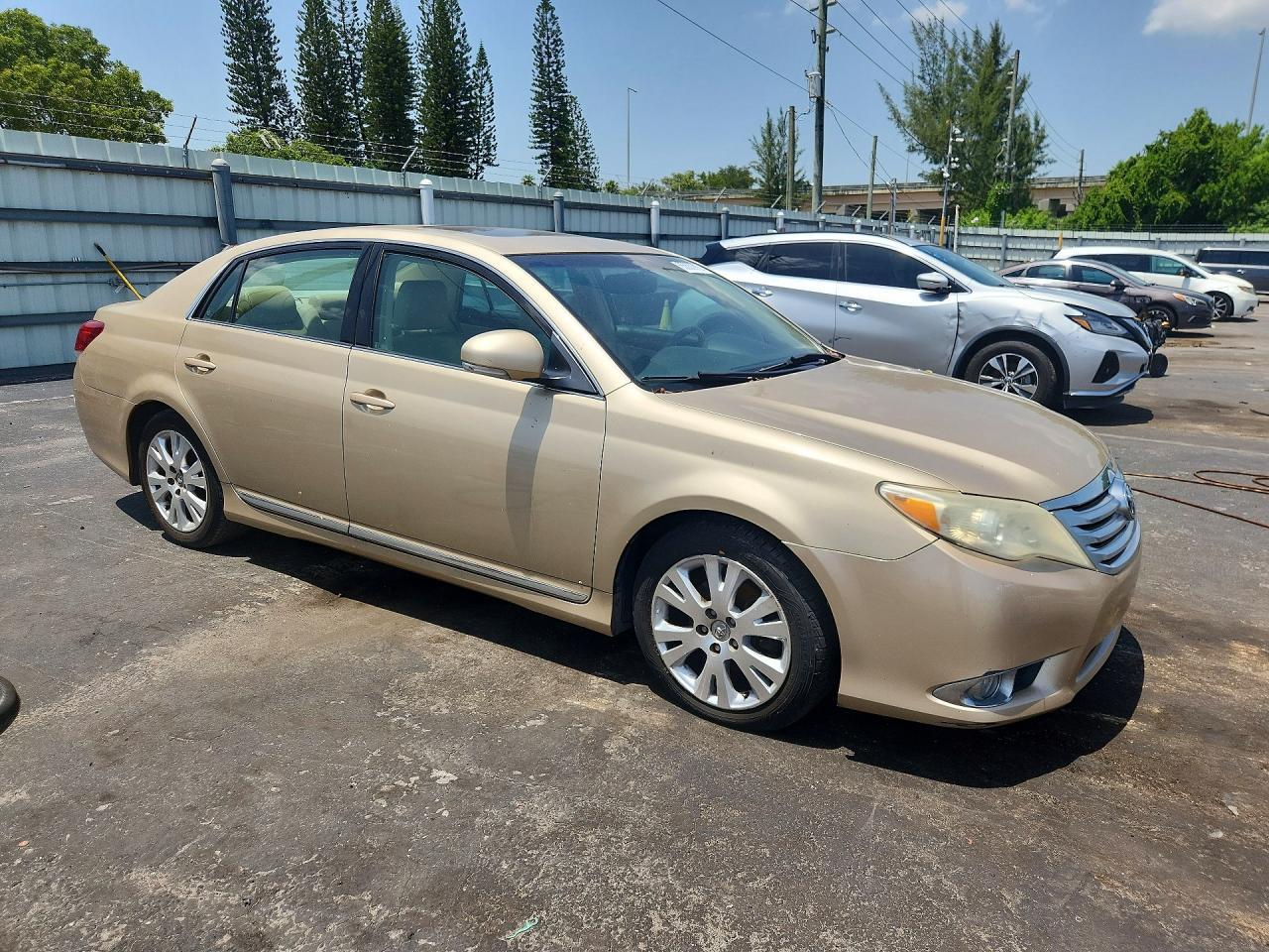 2011 Toyota Avalon Base - Фото 4