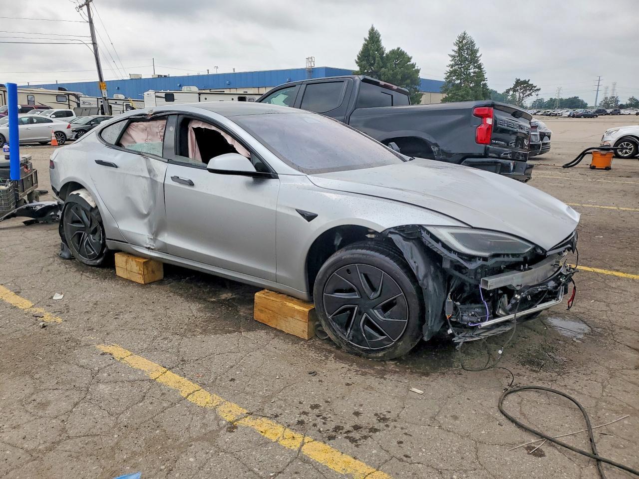 2026 Tesla Model S - Фото 4