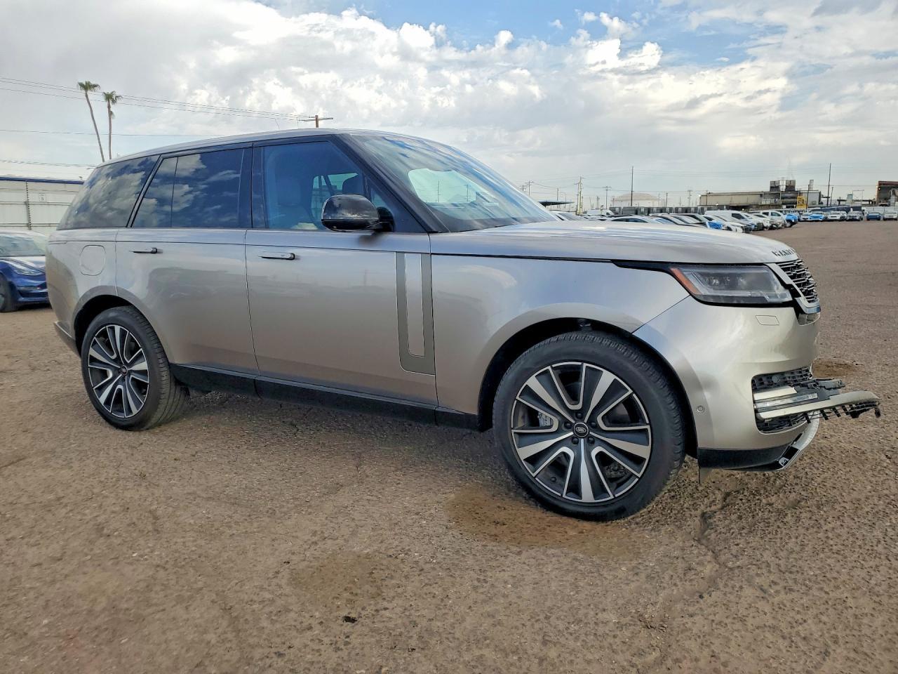2025 Land Rover Range Rover Se - Image 4