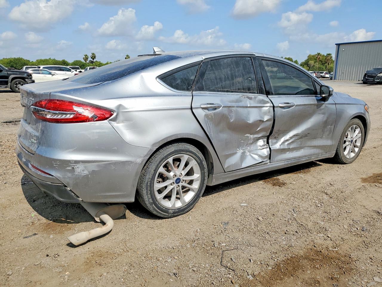 2020 Ford Fusion Se - Image 3