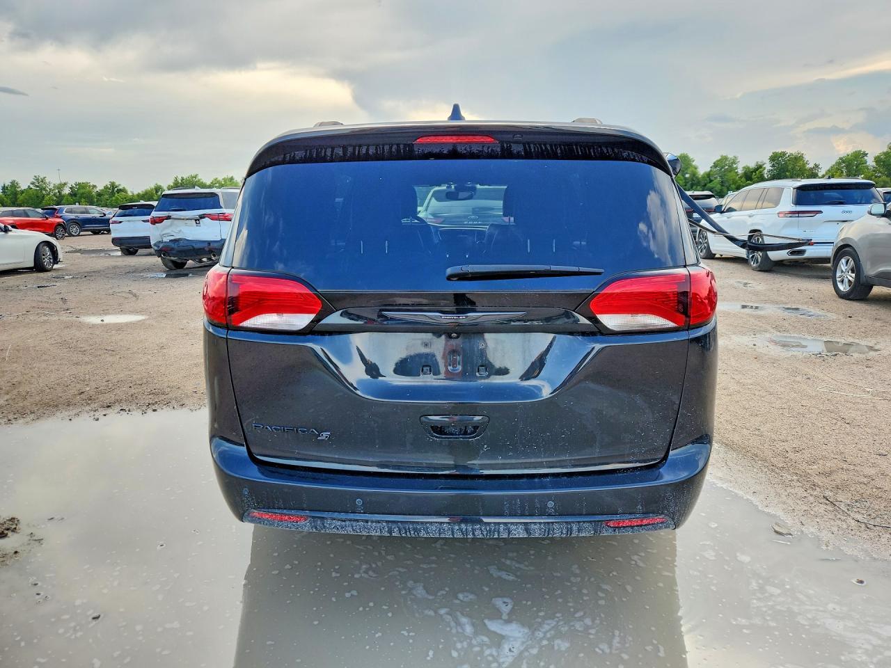 2020 Chrysler Pacifica Touring L - Image 6