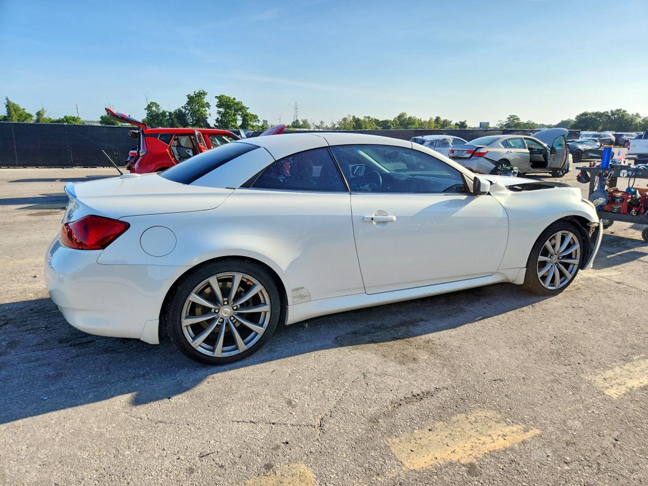 2009 Infiniti G37 Convertible Base - Фото 3