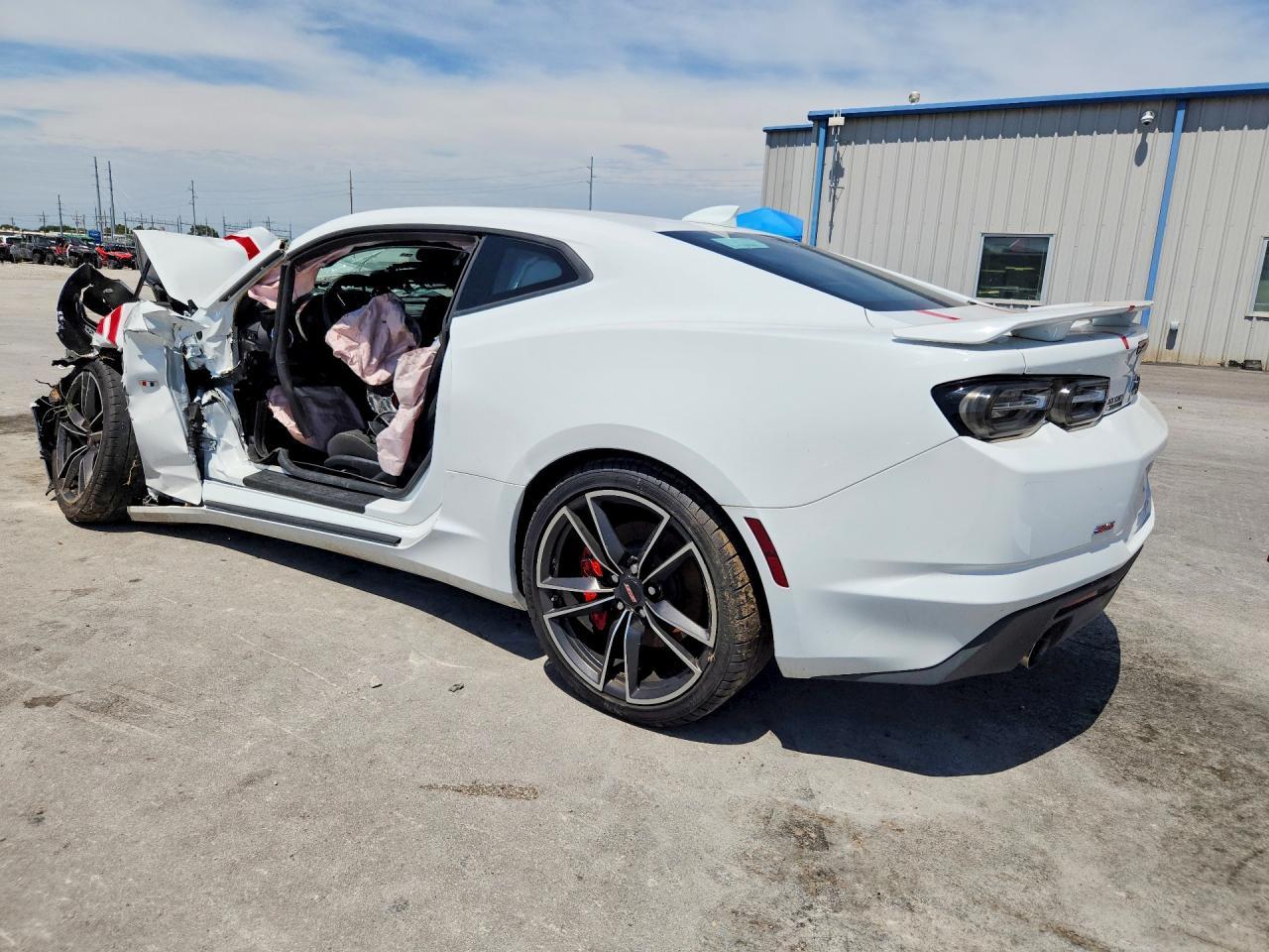 2023 Chevrolet Camaro Lt1 - Image 2